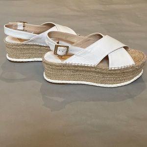 New Paloma Barcelo Loubularia Flatforms. White. Size 39.